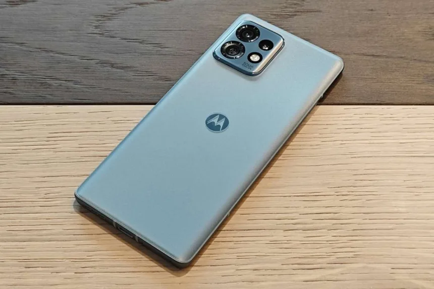 Motorola Edge 50 in Jungle Green, available at Rs 15,500 with huge discount ahead of Edge 60 launch in 2025.