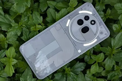 user with Nothing Phone 3 in Black color, India 2025