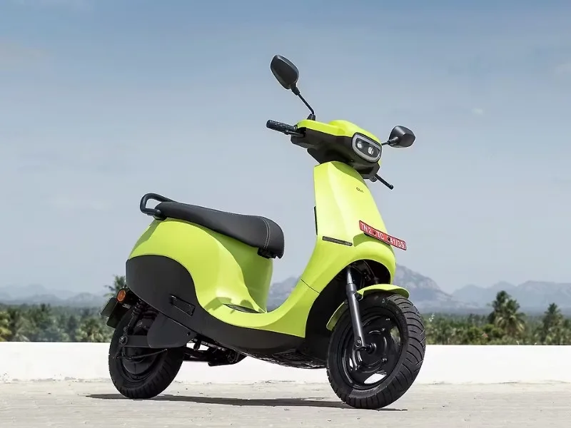7-inch touchscreen digital display of Ola S1 Air electric scooter 2025, enhancing smart commuting experience
