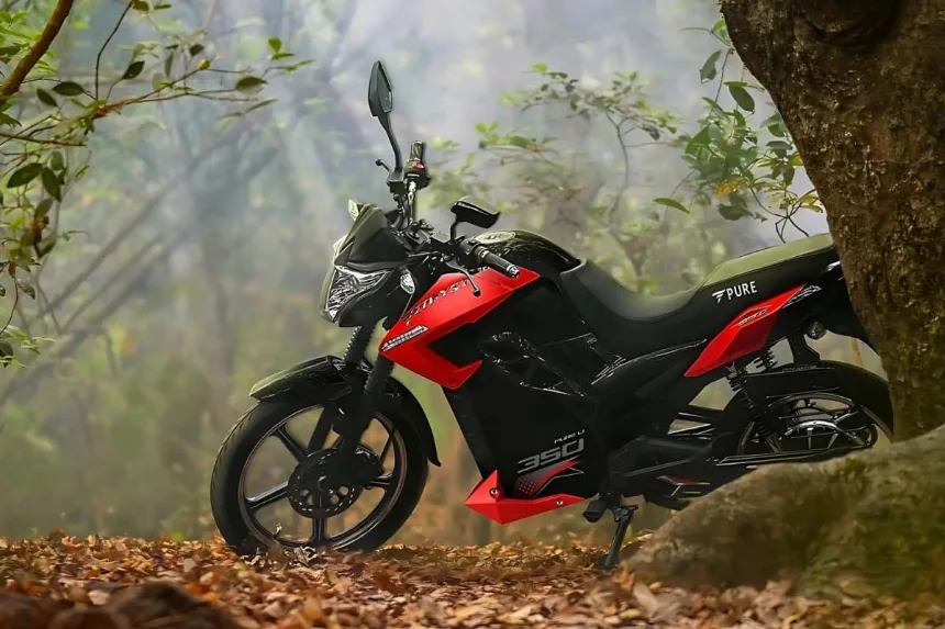 Pure EV EcoDryft electric bike 2025 in black color on Andhra Pradesh street