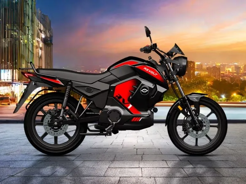 Revolt RV1 electric motorcycle 2025 digital display with modern commuter features