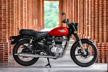 Royal Enfield Bullet 350 Military Edition 2025 in Military Silver Red, showcasing classic retro design with silver graphics for Indian riders