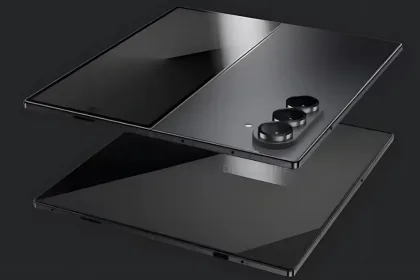 user with Samsung Galaxy Z Fold 7 in Phantom Black, India 2025