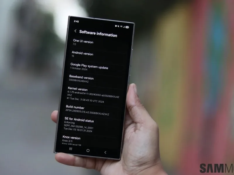 Samsung One UI 8 interface with AI features on Galaxy Z Fold 7, 2025