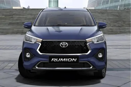 Toyota Rumion 2025 in Cafe White, showcasing spacious MPV design with CNG variant for Indian families