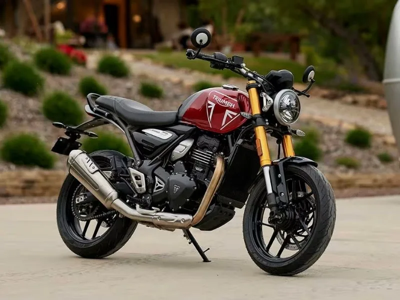 Triumph Scrambler 400X 2025 showcasing rugged design and off-road capability for adventure rides