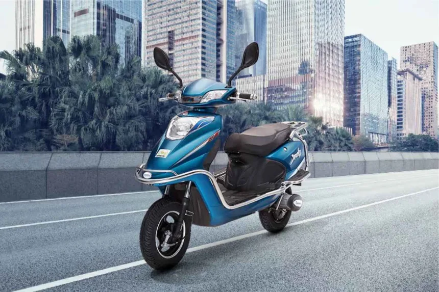 Tunwal Sport 63 48V electric scooter 2025 in black color on Andhra Pradesh street