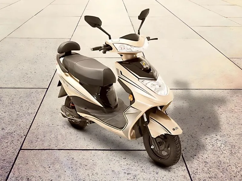 Ujaas eGo electric scooter 2025 digital display with modern commuter features