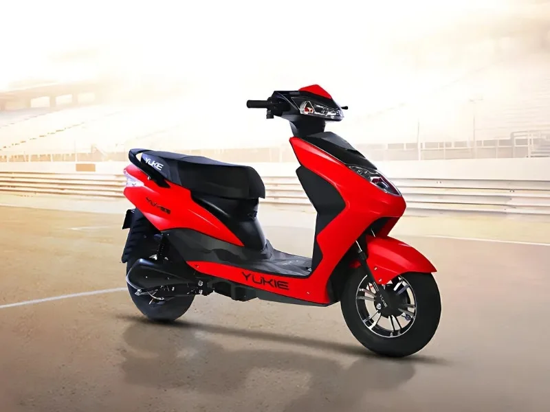 YUKIE Yuvee electric scooter 2025 digital display with modern commuter features